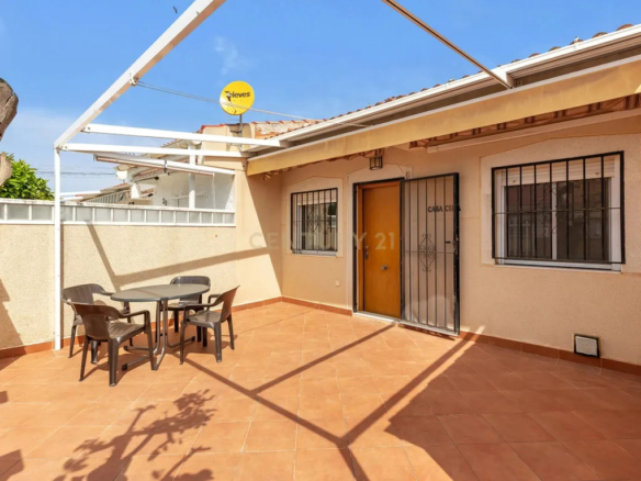 Luminoso Appartamento con Terrazza a Sud in Vendita – La Torreta, Torrevieja