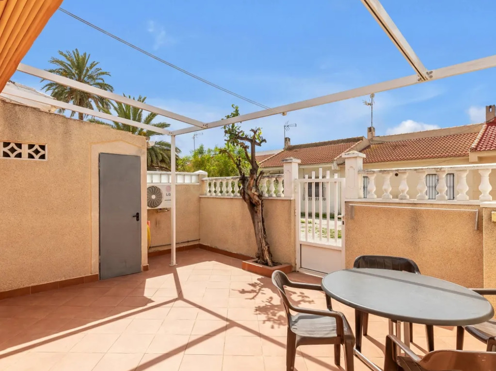 Luminoso Appartamento con Terrazza a Sud in Vendita – La Torreta, Torrevieja
