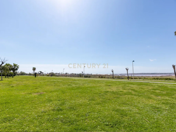 Luminoso Appartamento con Terrazza a Sud in Vendita – La Torreta, Torrevieja