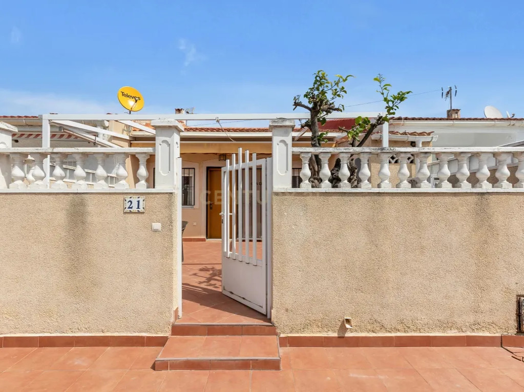 Luminoso Appartamento con Terrazza a Sud in Vendita – La Torreta, Torrevieja