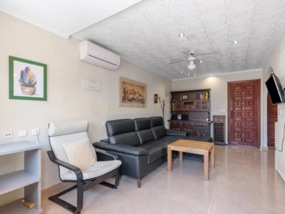 Luminoso Appartamento con Terrazza a Sud in Vendita – La Torreta, Torrevieja