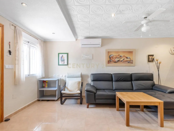 Luminoso Appartamento con Terrazza a Sud in Vendita – La Torreta, Torrevieja