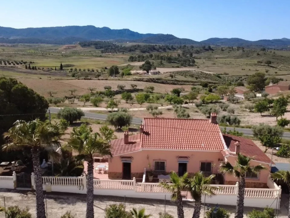 Grande propriété rurale de 21 000 m² avec oliviers et amandiers – Torre del Rico