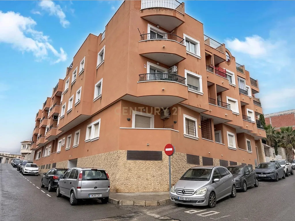 Bright & Spacious Apartment for Sale in a Quiet, Central Location