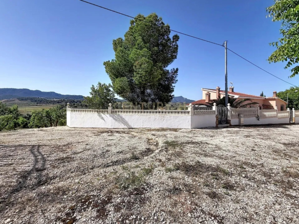 Großzügiges 21.000 m² Landgut mit Oliven- und Mandelhain – Torre del Rico