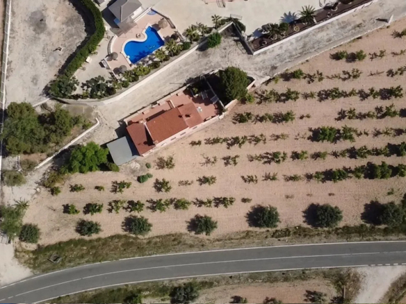 Großzügiges 21.000 m² Landgut mit Oliven- und Mandelhain – Torre del Rico