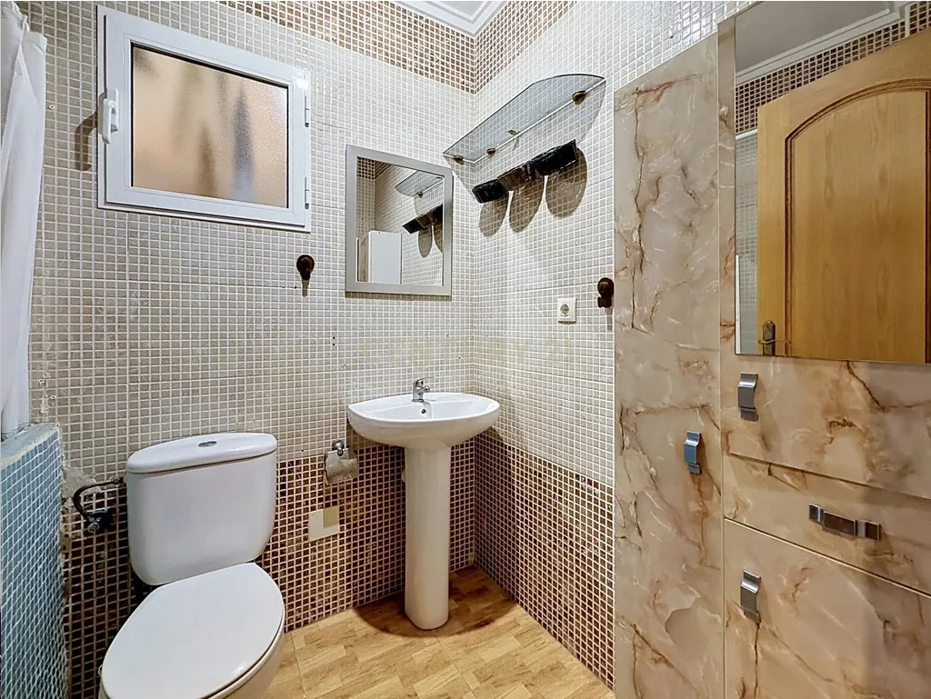 Bright & Spacious Apartment for Sale in a Quiet, Central Location