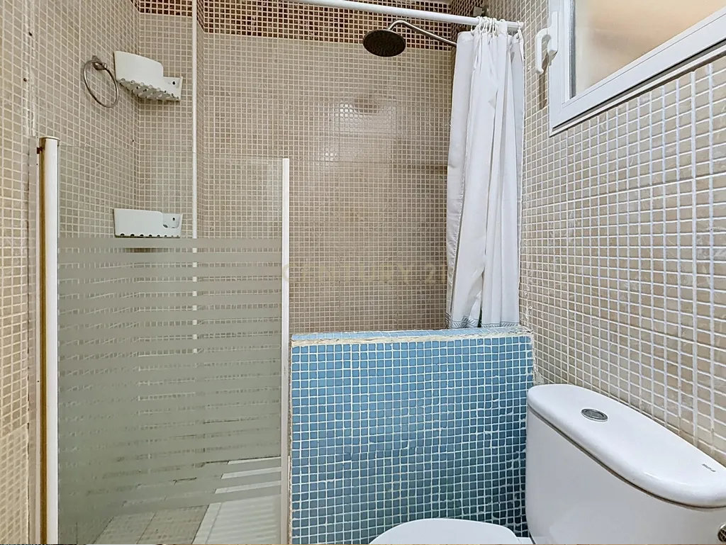 Bright & Spacious Apartment for Sale in a Quiet, Central Location