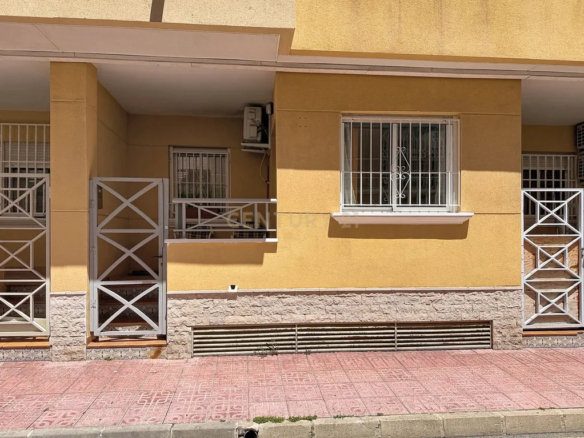 Coastal Living & Investment Opportunity: Central 2-Bed Apartment Near Torrevieja Beach