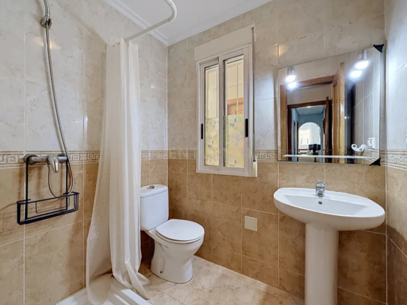 Coastal Living & Investment Opportunity: Central 2-Bed Apartment Near Torrevieja Beach