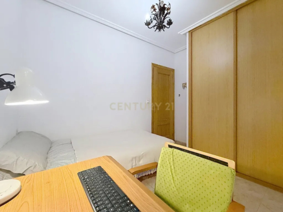 Coastal Living & Investment Opportunity: Central 2-Bed Apartment Near Torrevieja Beach