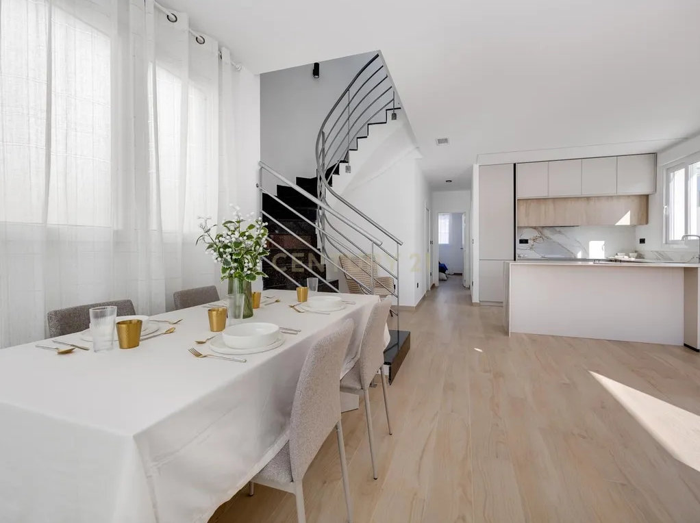 Exclusive Turnkey Luxury Villa for Sale in Aguas Nuevas, Torrevieja