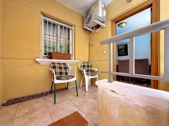 Coastal Living & Investment Opportunity: Central 2-Bed Apartment Near Torrevieja Beach