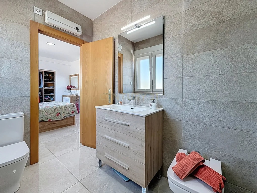 Splendida Villa con 5 Camere e Piscina Privata in Vendita a Los Balcones, Torrevieja