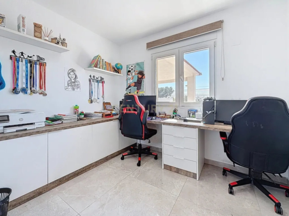 Splendida Villa con 5 Camere e Piscina Privata in Vendita a Los Balcones, Torrevieja