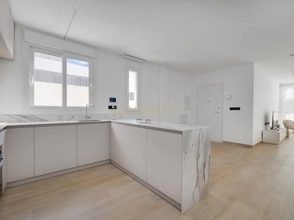 Exclusive Turnkey Luxury Villa for Sale in Aguas Nuevas, Torrevieja