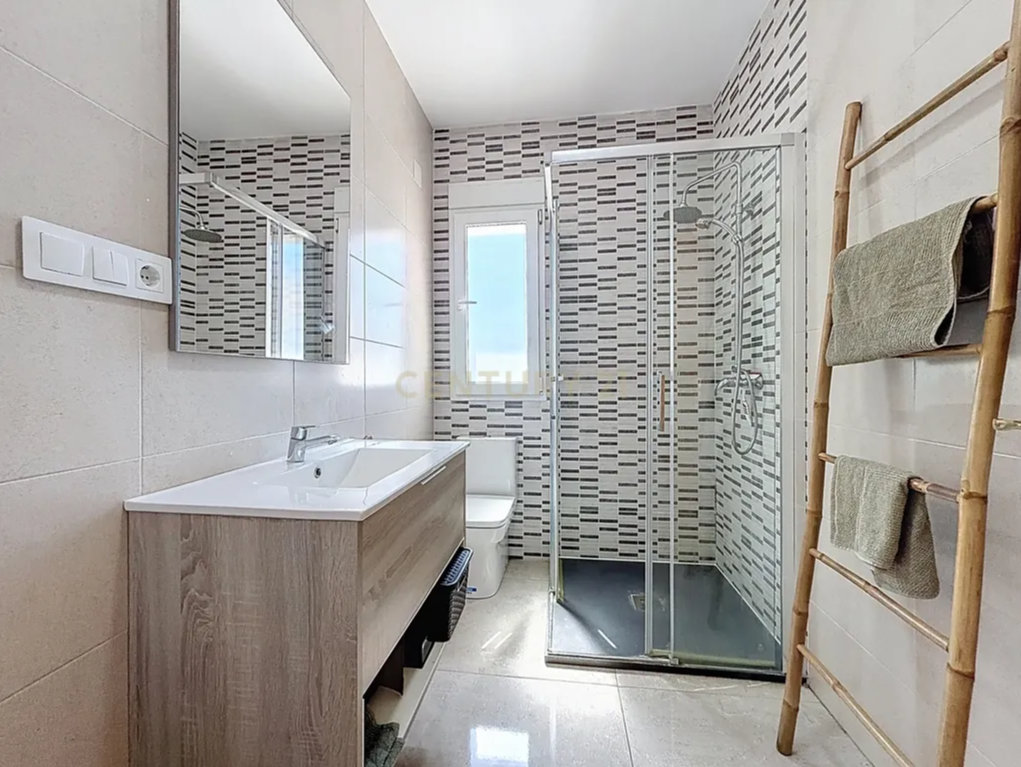 Splendida Villa con 5 Camere e Piscina Privata in Vendita a Los Balcones, Torrevieja