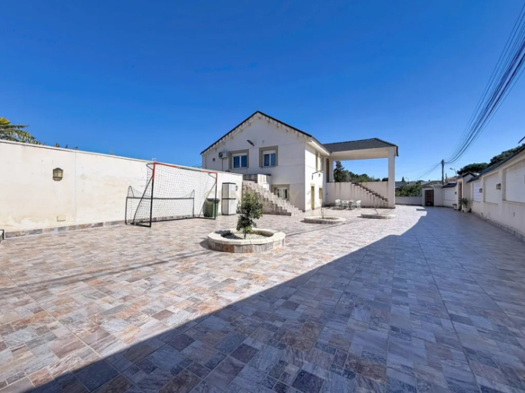 Splendida Villa con 5 Camere e Piscina Privata in Vendita a Los Balcones, Torrevieja