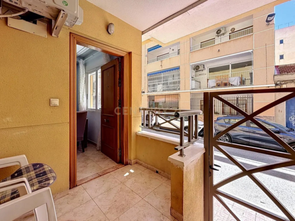 Coastal Living & Investment Opportunity: Central 2-Bed Apartment Near Torrevieja Beach
