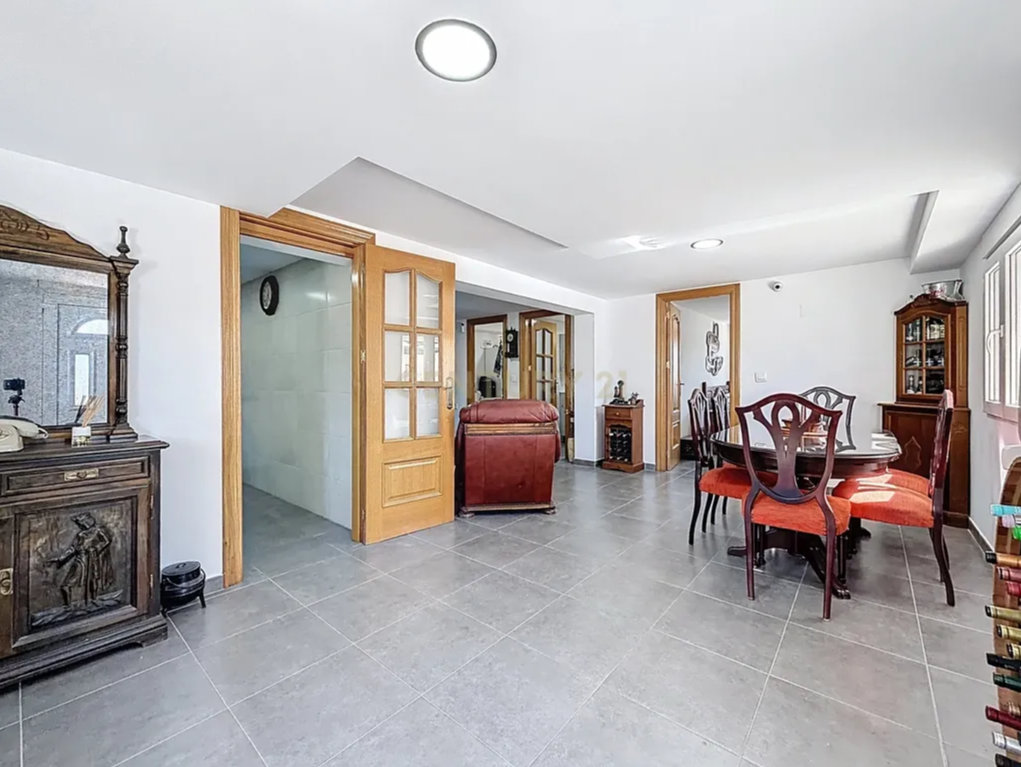 Splendida Villa con 5 Camere e Piscina Privata in Vendita a Los Balcones, Torrevieja