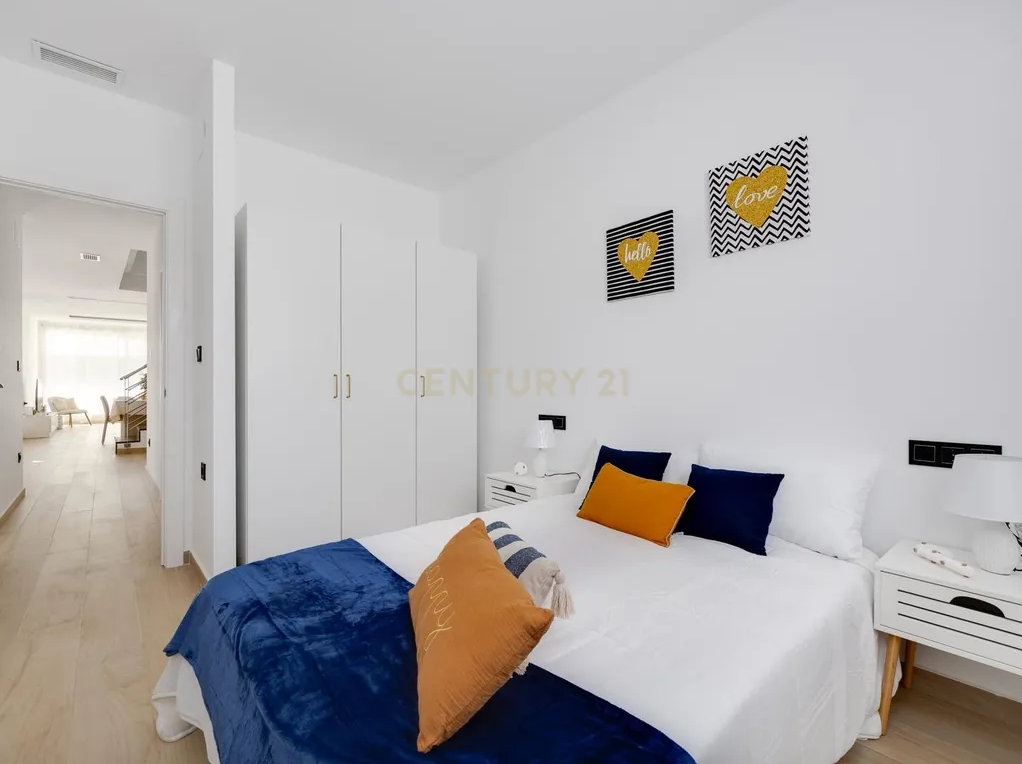 Exclusive Turnkey Luxury Villa for Sale in Aguas Nuevas, Torrevieja