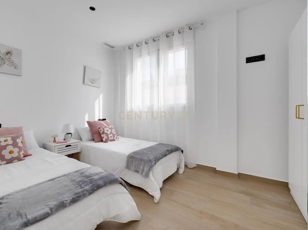 Exclusive Turnkey Luxury Villa for Sale in Aguas Nuevas, Torrevieja