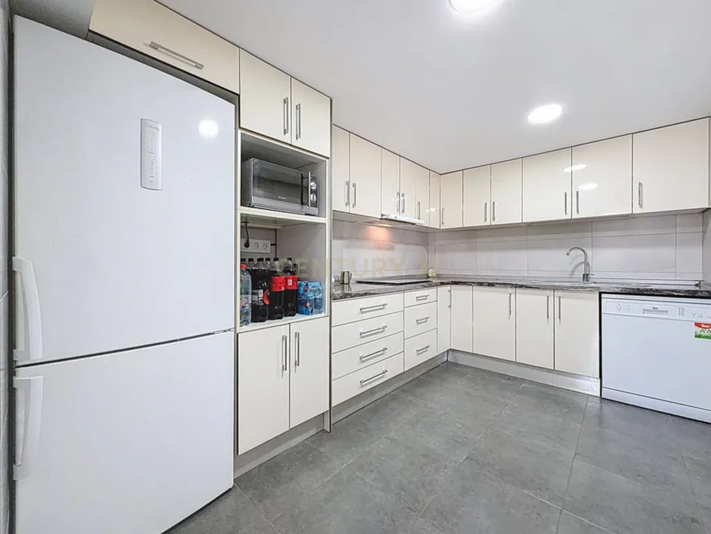 Splendida Villa con 5 Camere e Piscina Privata in Vendita a Los Balcones, Torrevieja