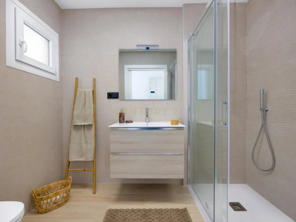 Exclusive Turnkey Luxury Villa for Sale in Aguas Nuevas, Torrevieja