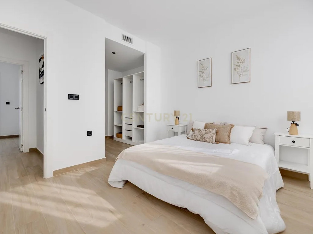 Exclusive Turnkey Luxury Villa for Sale in Aguas Nuevas, Torrevieja