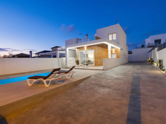 Exclusive Turnkey Luxury Villa for Sale in Aguas Nuevas, Torrevieja