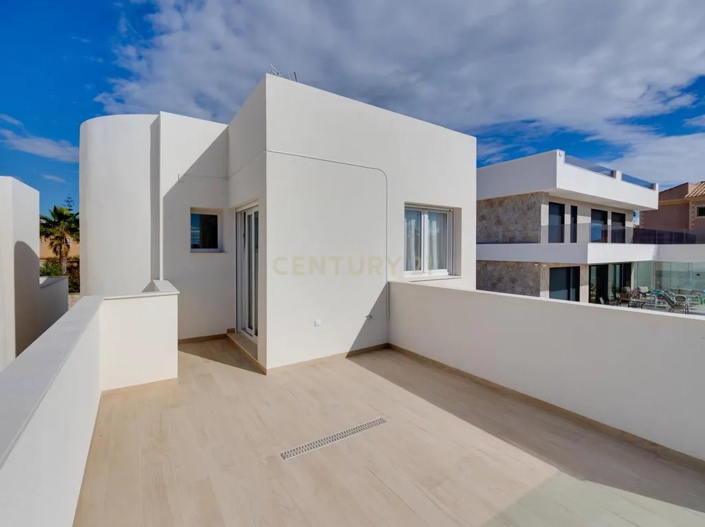 Exclusive Turnkey Luxury Villa for Sale in Aguas Nuevas, Torrevieja