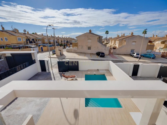 Exclusive Turnkey Luxury Villa for Sale in Aguas Nuevas, Torrevieja