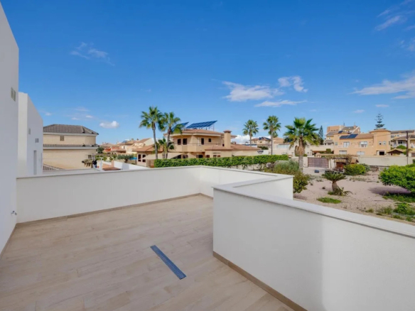 Exclusive Turnkey Luxury Villa for Sale in Aguas Nuevas, Torrevieja