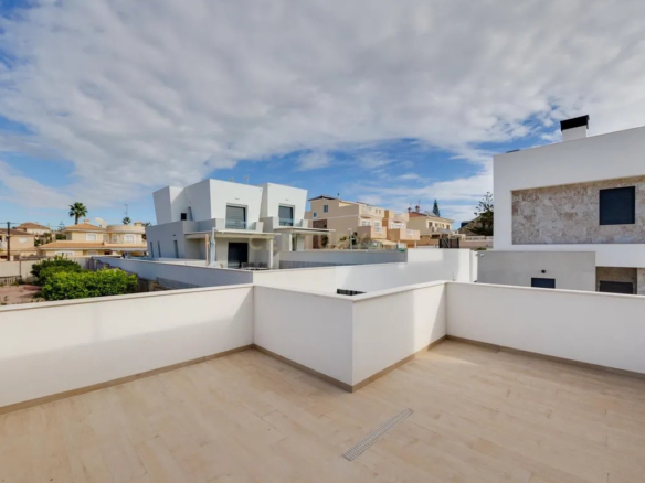 Exclusive Turnkey Luxury Villa for Sale in Aguas Nuevas, Torrevieja
