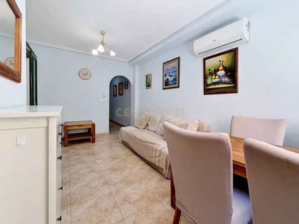 Coastal Living & Investment Opportunity: Central 2-Bed Apartment Near Torrevieja Beach