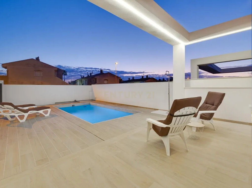 Exclusive Turnkey Luxury Villa for Sale in Aguas Nuevas, Torrevieja