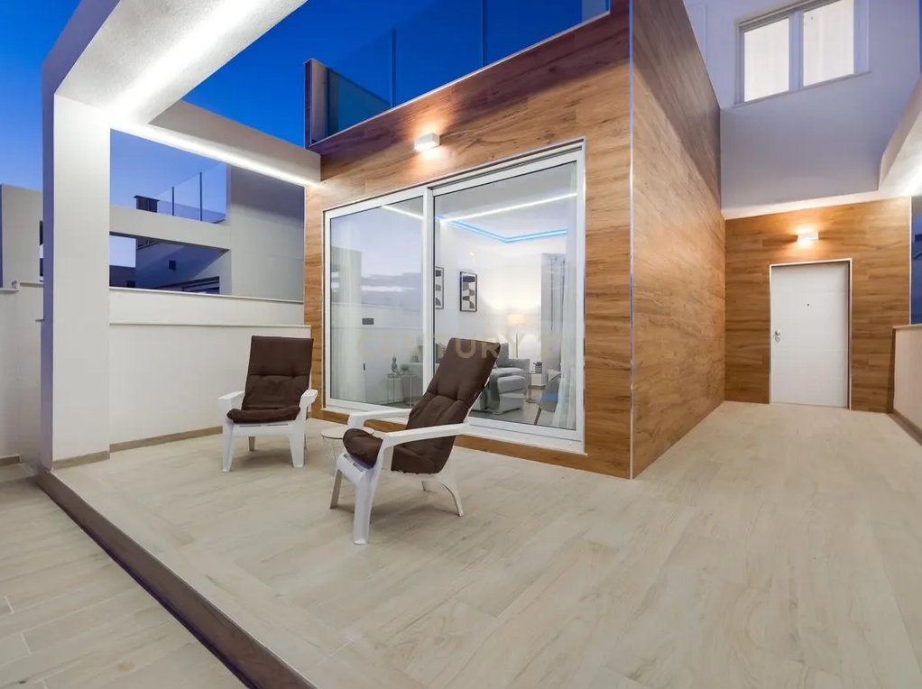 Exclusive Turnkey Luxury Villa for Sale in Aguas Nuevas, Torrevieja