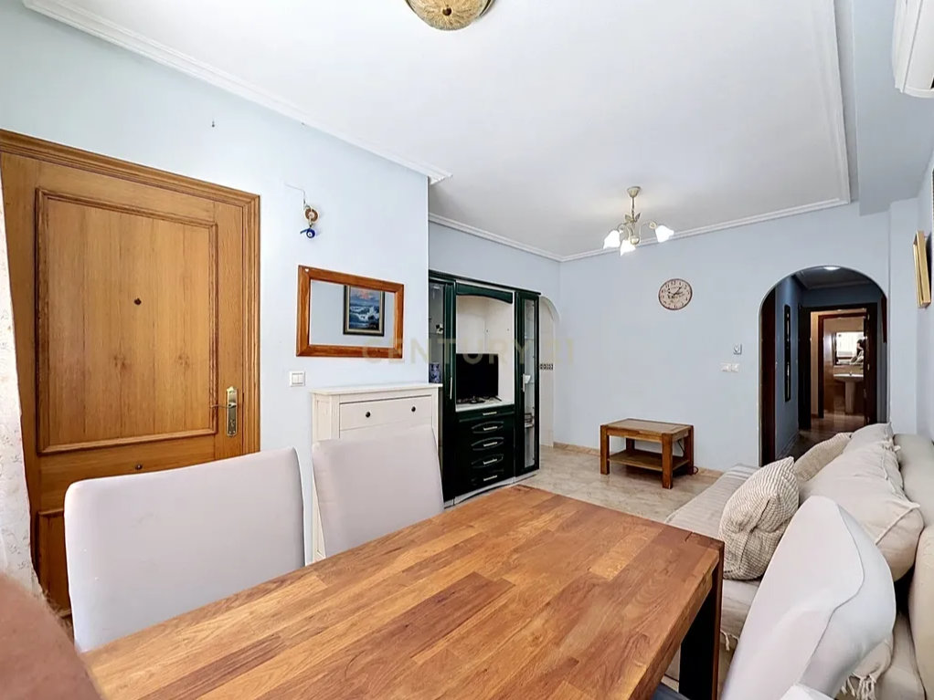 Coastal Living & Investment Opportunity: Central 2-Bed Apartment Near Torrevieja Beach
