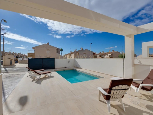 Exclusive Turnkey Luxury Villa for Sale in Aguas Nuevas, Torrevieja