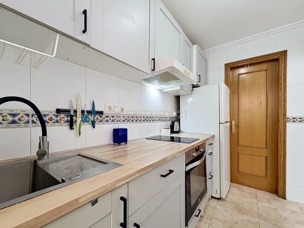 Coastal Living & Investment Opportunity: Central 2-Bed Apartment Near Torrevieja Beach