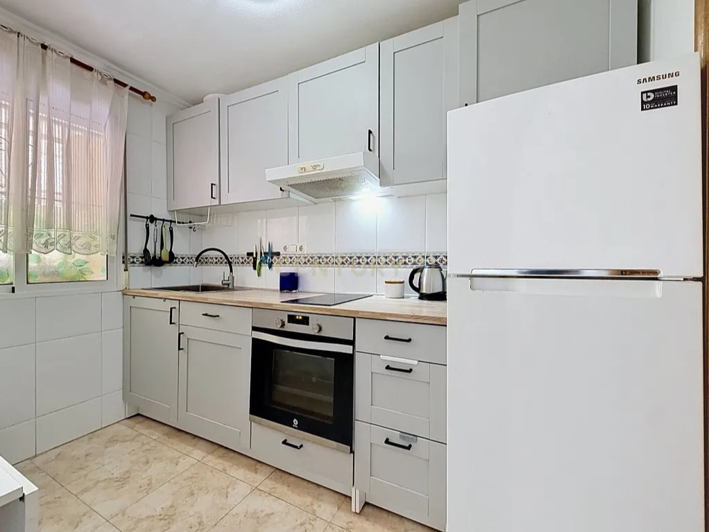 Coastal Living & Investment Opportunity: Central 2-Bed Apartment Near Torrevieja Beach