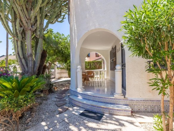 Exquisite 3-Bedroom Coastal Villa with Private Pool Near Las Salinas Beach