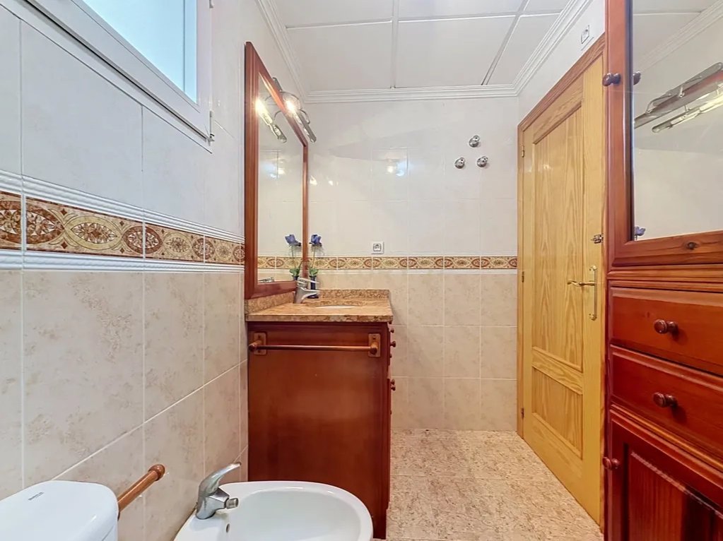 Prime Central Torrevieja Living | Expansive 3-Bedroom Residence with Private Balcony & Elevator