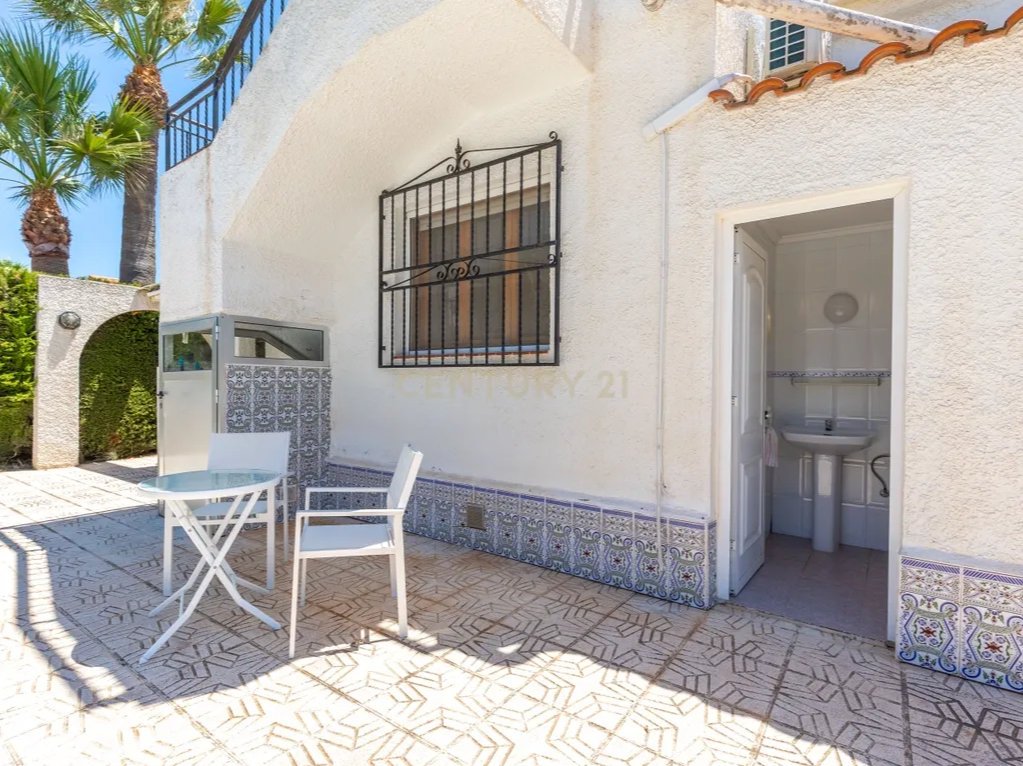 Exquisite 3-Bedroom Coastal Villa with Private Pool Near Las Salinas Beach