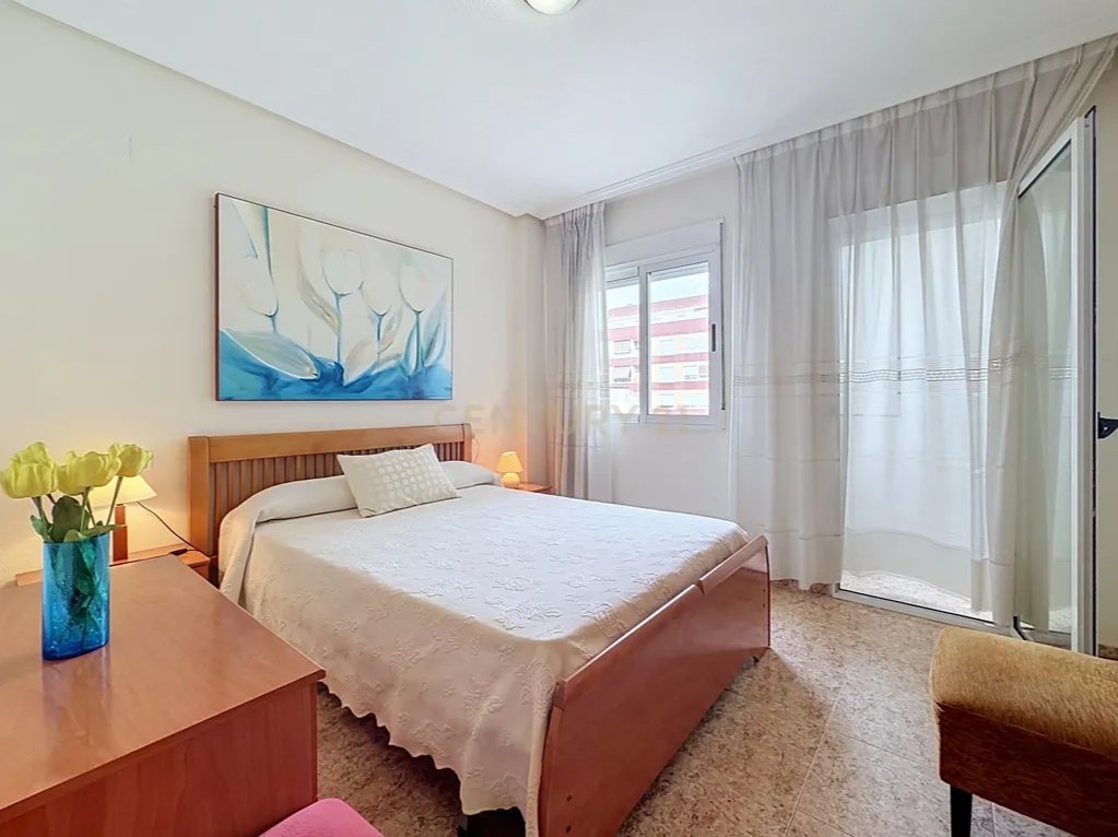 Prime Central Torrevieja Living | Expansive 3-Bedroom Residence with Private Balcony & Elevator