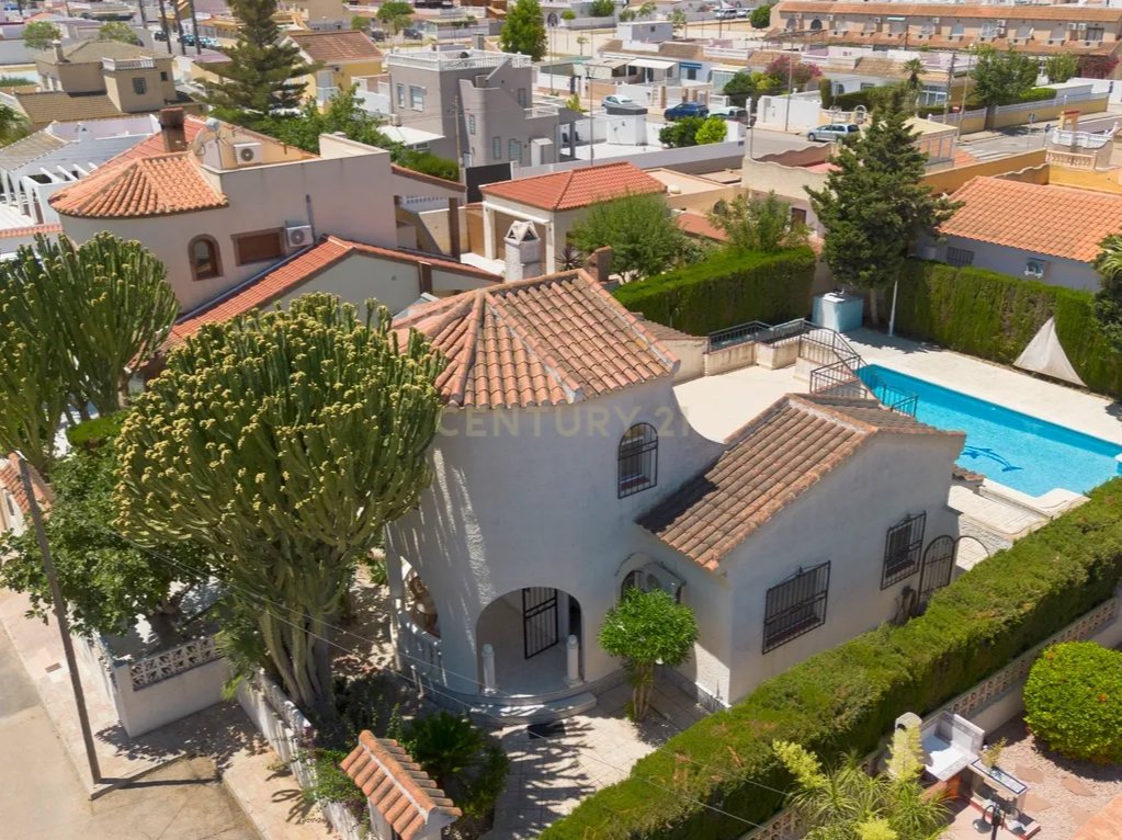 Exquisite 3-Bedroom Coastal Villa with Private Pool Near Las Salinas Beach